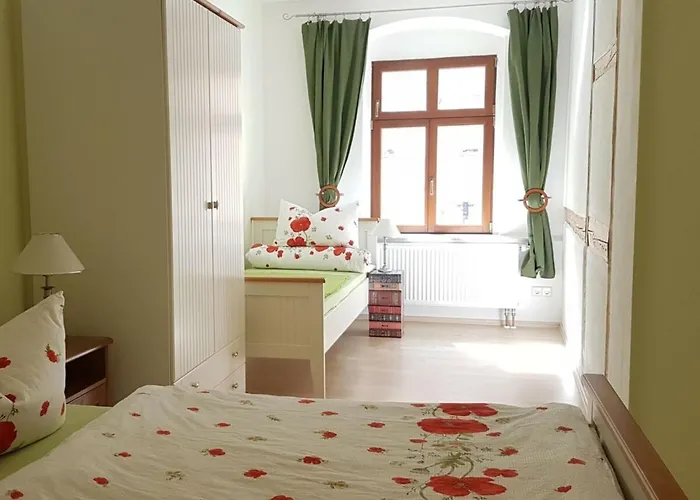 Above Painters בית נופש