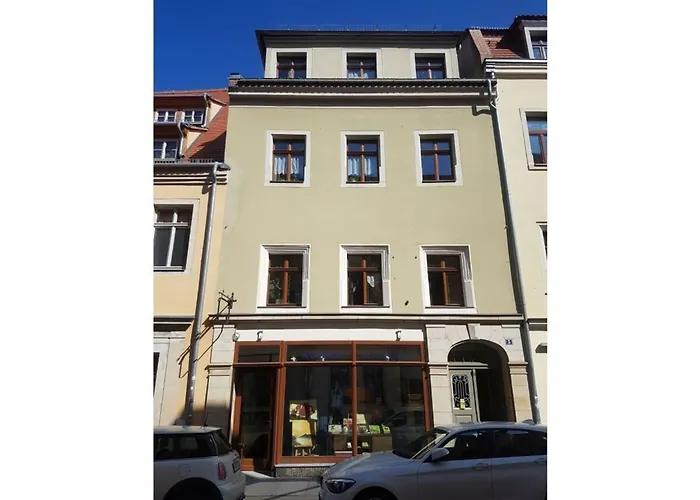 Above Painters פירנה